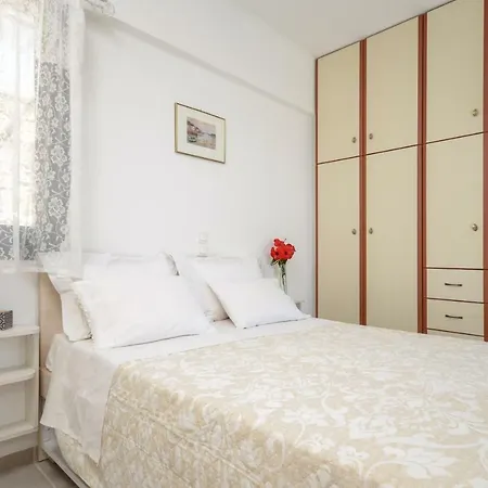 Apartment Reggina's *